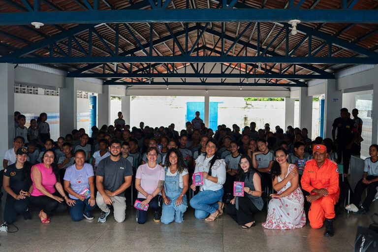 Em homenagem ao Dia Internacional da Mulher, a Secretaria Municipal da Mulher promove uma palestra sobre o papel da mulher na sociedade e o enfrentamento à violência de gênero