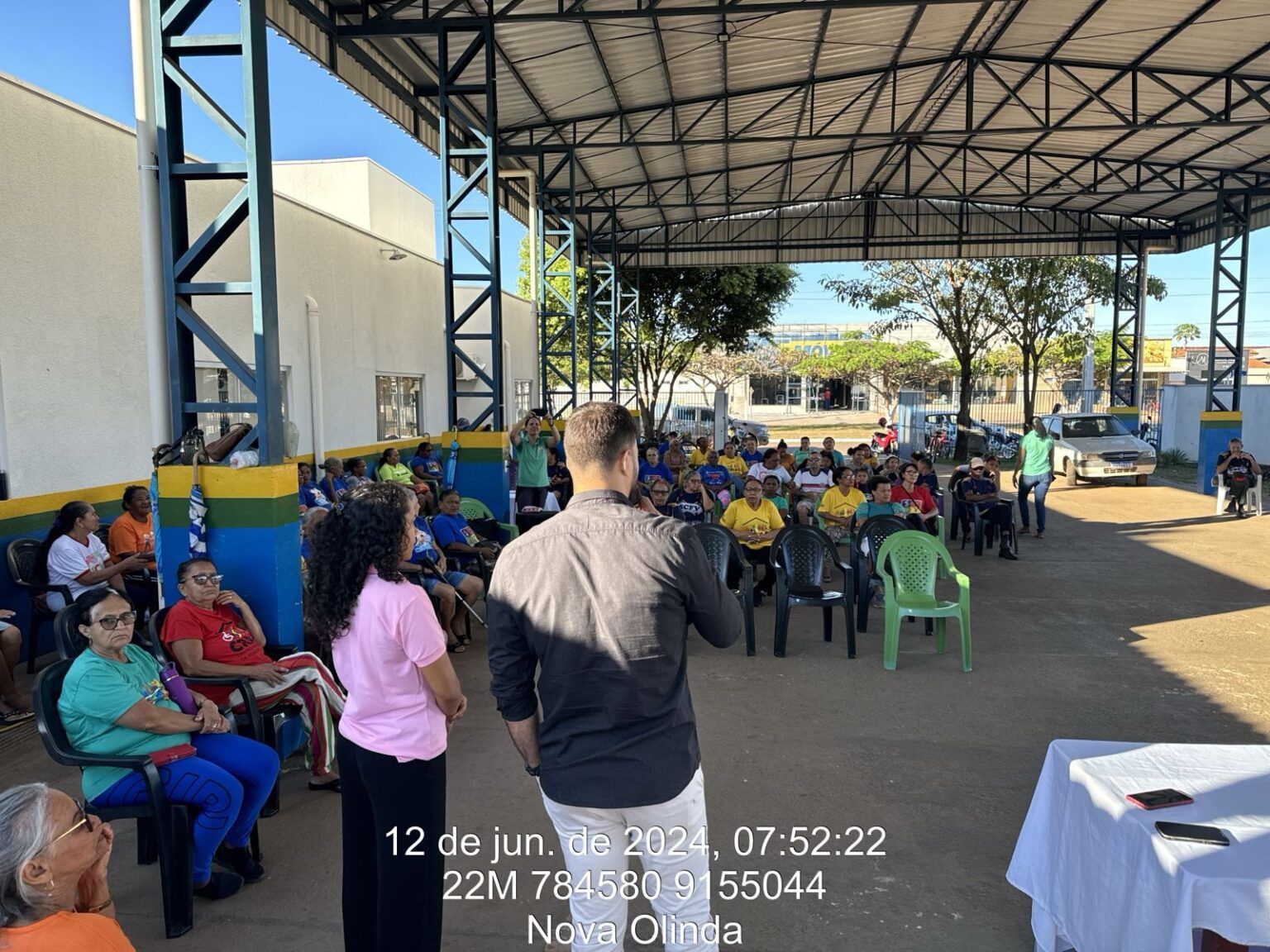 Secretaria de Meio Ambiente promove palestra de orientação e educação ambiental para usuários do CRAS.