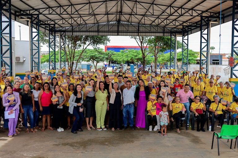 Secretaria da Mulher promove palestra sobre violência contra a pessoa idosa em Nova Olinda.